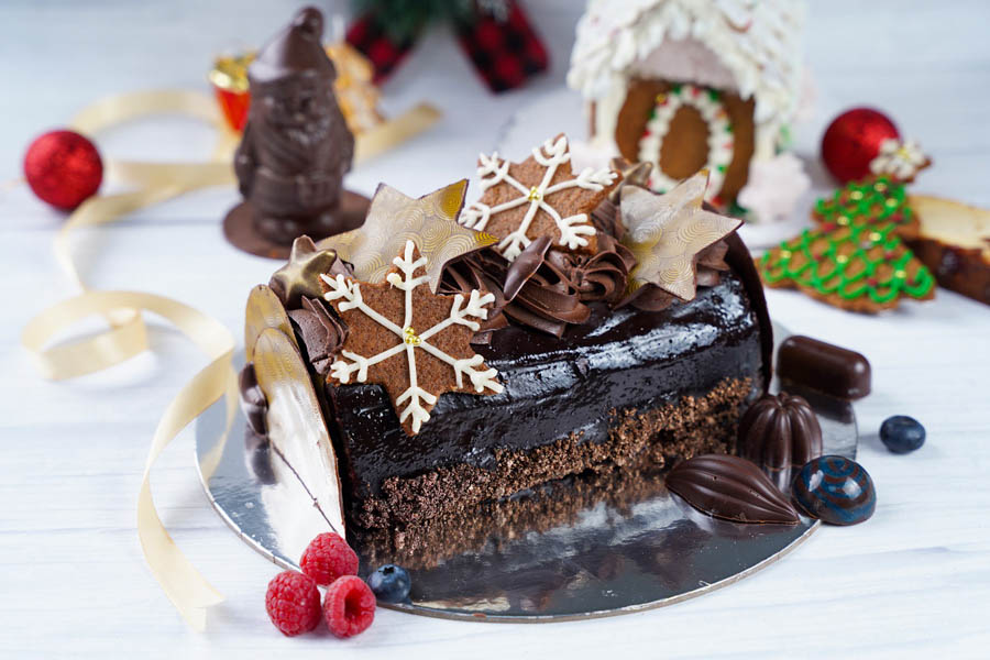 Christmas Fantasy Cake Chocolate Log 700g Christmas and New Year 2023 Sweets by hOLa Keto Desserts Dubai Abu Dhabi Sharjah Al Ain Fujairah Ajman UAE