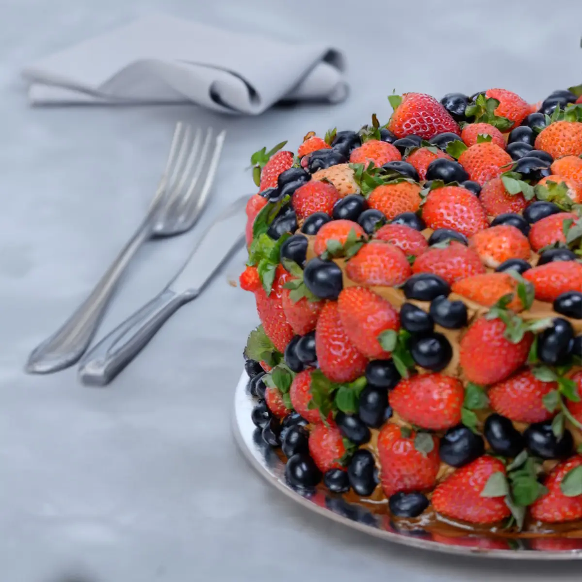 Berry Bliss Cake HOLA Keto Delivery in Dubai, Abu Dhabi, Sharjah, Al Ain, Fujairah, Ajman & Ras Al Khaimah UAE 3